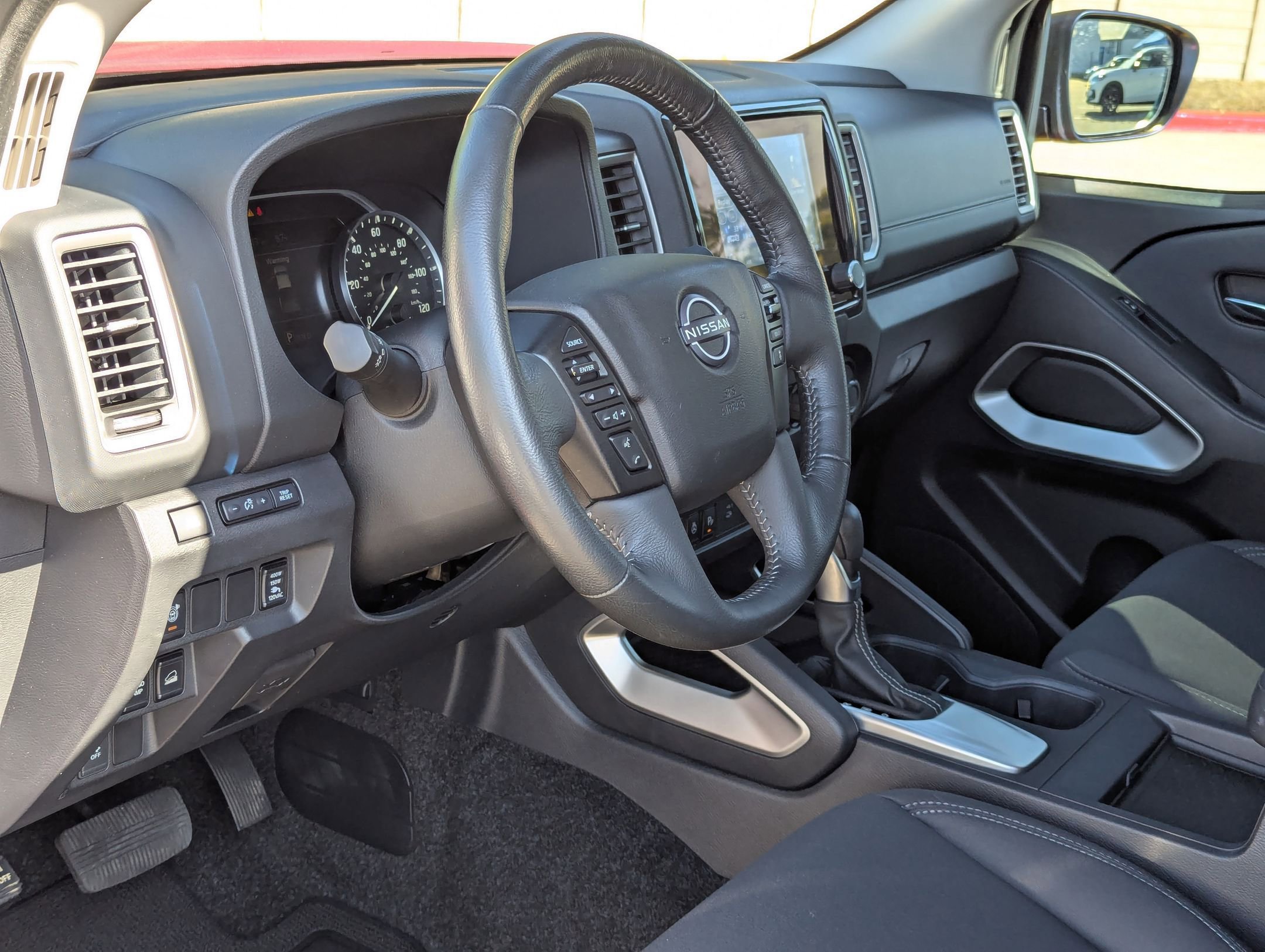 Used 2022 Nissan Frontier SV image 13