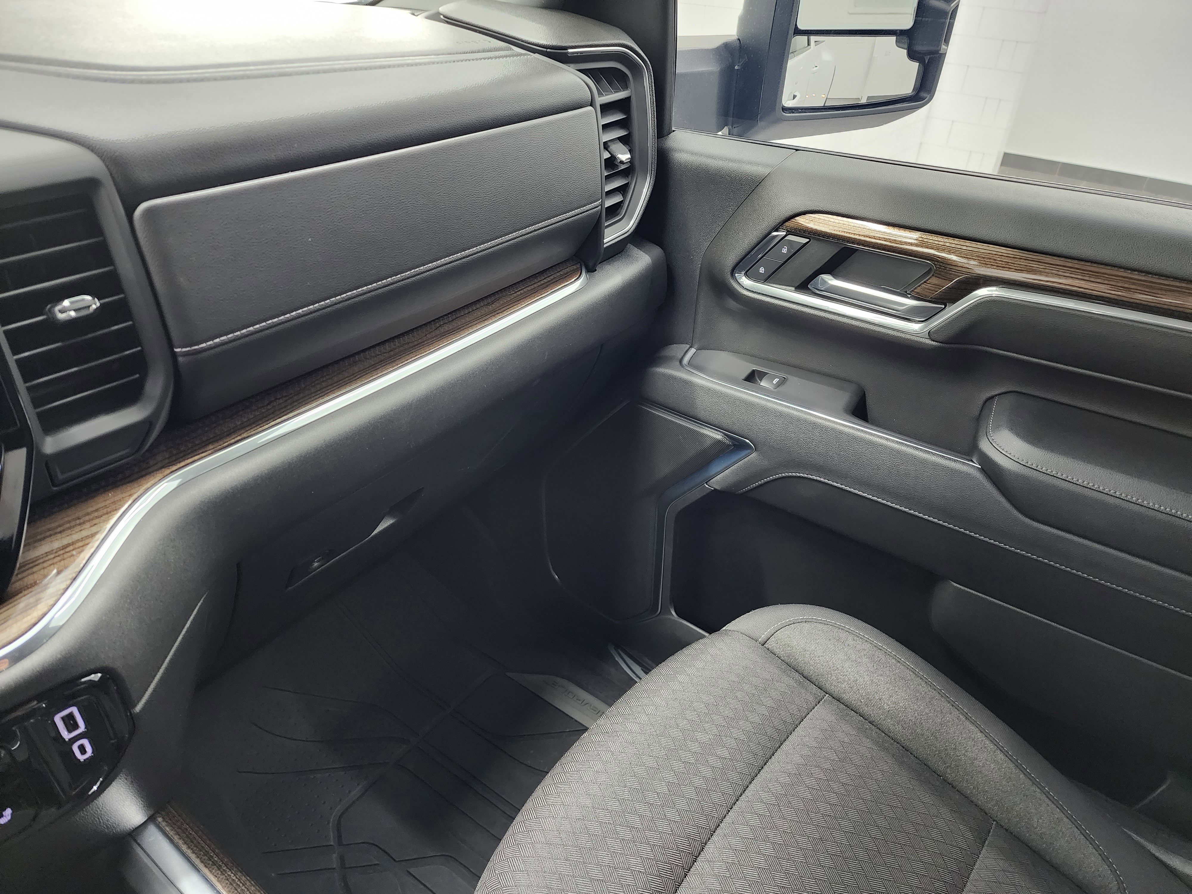 Used 2024 Chevrolet Silverado 3500 LT w/ Convenience Package image 12