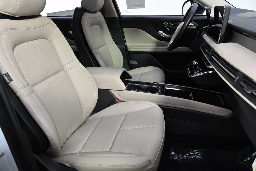 New 2026 Lincoln Corsair Premiere image 16