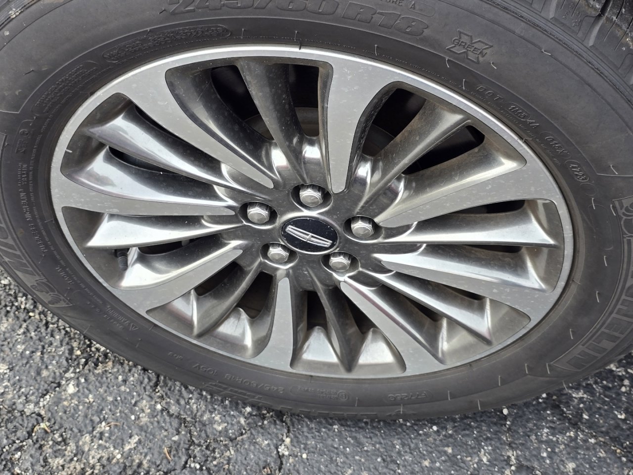 Used 2020 Lincoln Nautilus Reserve image 21