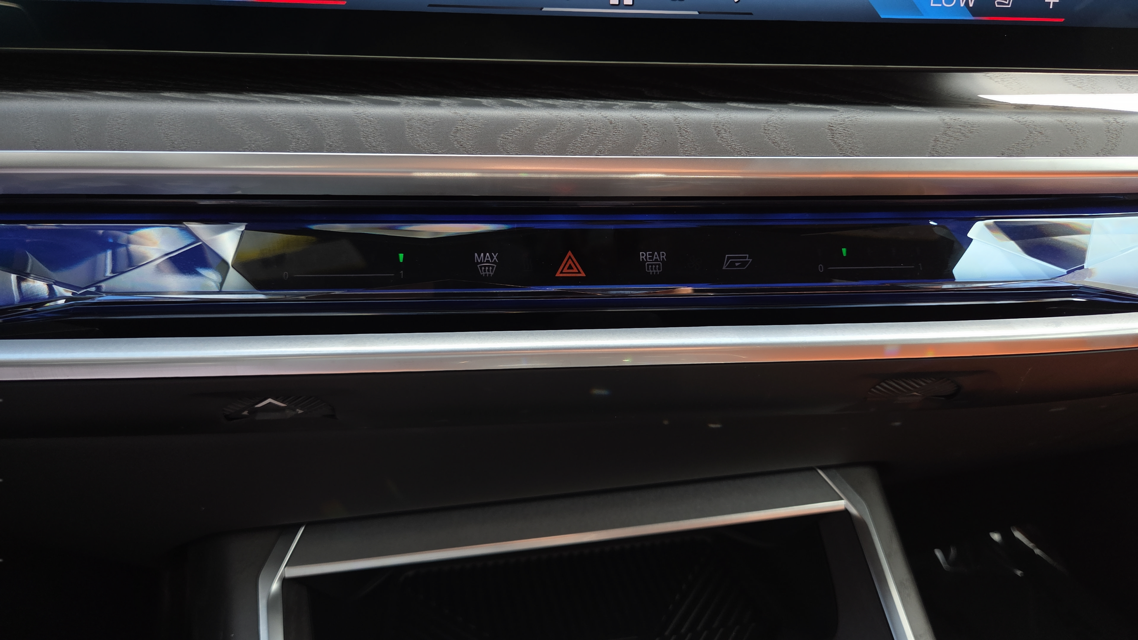 Certified 2025 BMW 760i xDrive w/ Executive Package AWD/4WD image 30