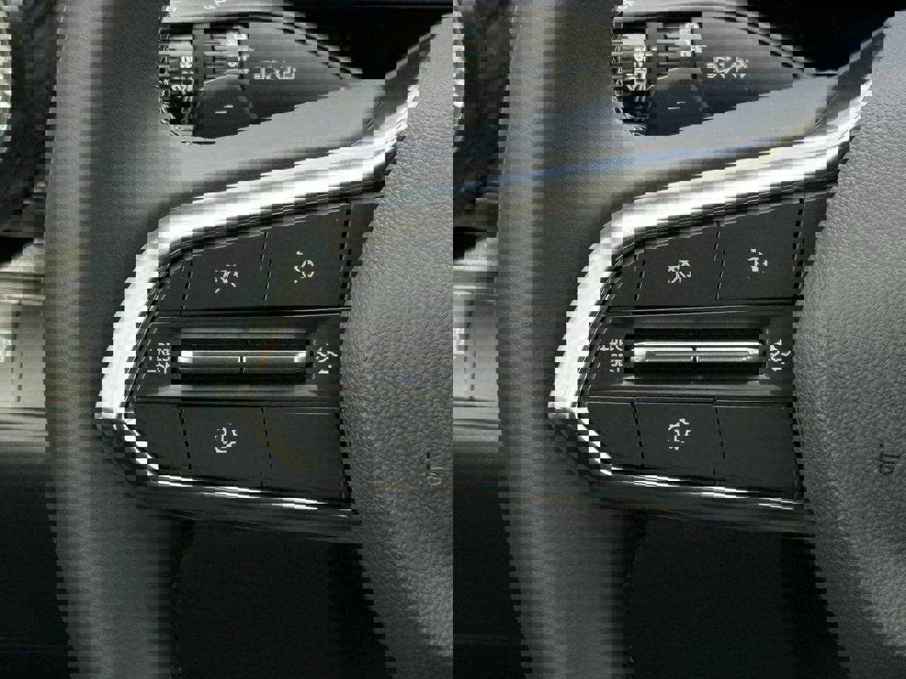 New 2026 Chevrolet Equinox LT image 13