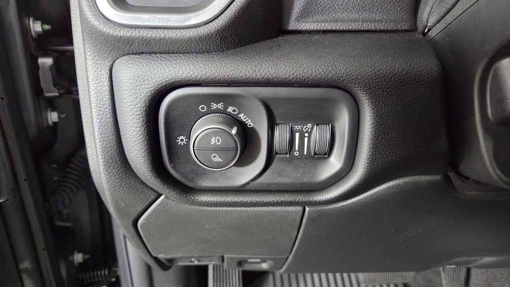 Used 2022 RAM 3500 Laramie w/ Night Edition image 19