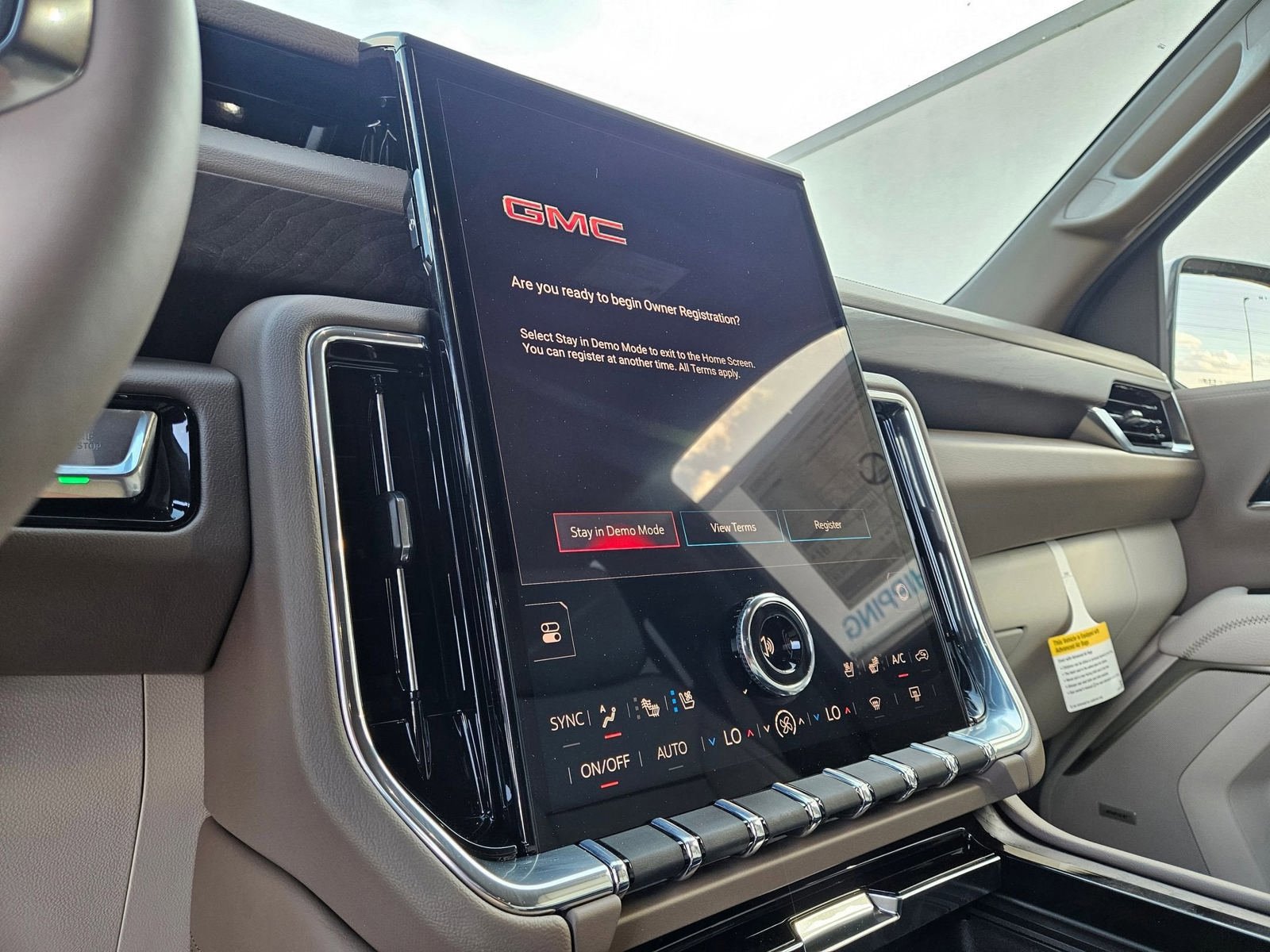 New 2026 GMC Yukon Denali AWD/4WD image 15