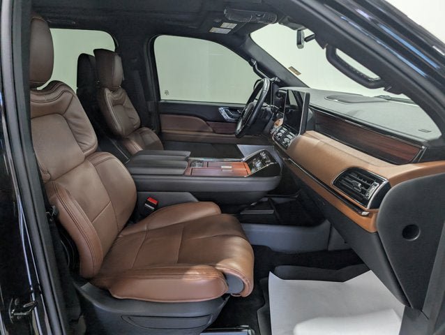 Used 2024 Lincoln Navigator L Reserve w/ Equipment Group 201A AWD/4WD image 22