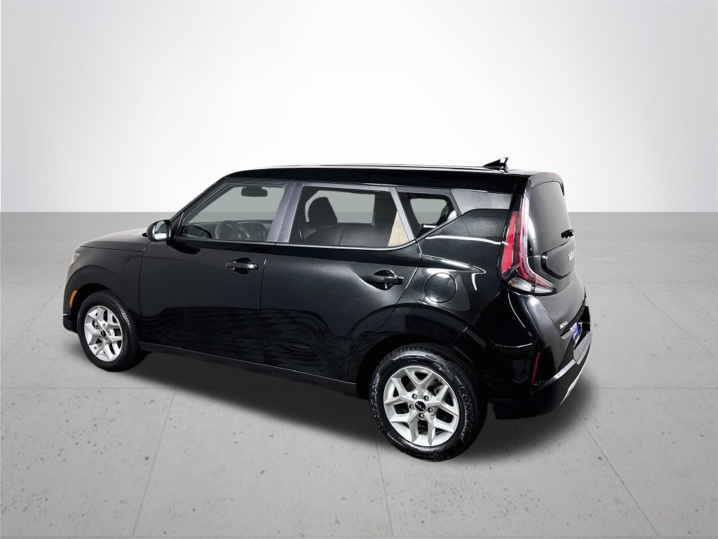 Used 2024 Kia Soul LX w/ Option Group 015 FWD image 8