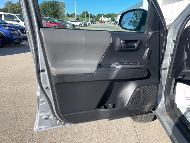 Used 2022 Toyota Tacoma SR5 AWD/4WD image 20
