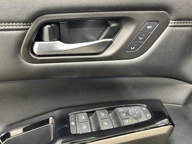 Used 2024 Nissan Pathfinder Platinum w/ Cargo Package AWD/4WD image 23