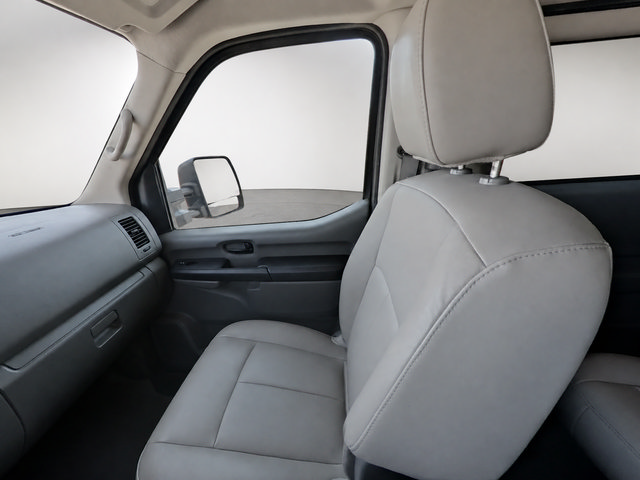 Used 2020 Nissan NV 3500 SL RWD image 23