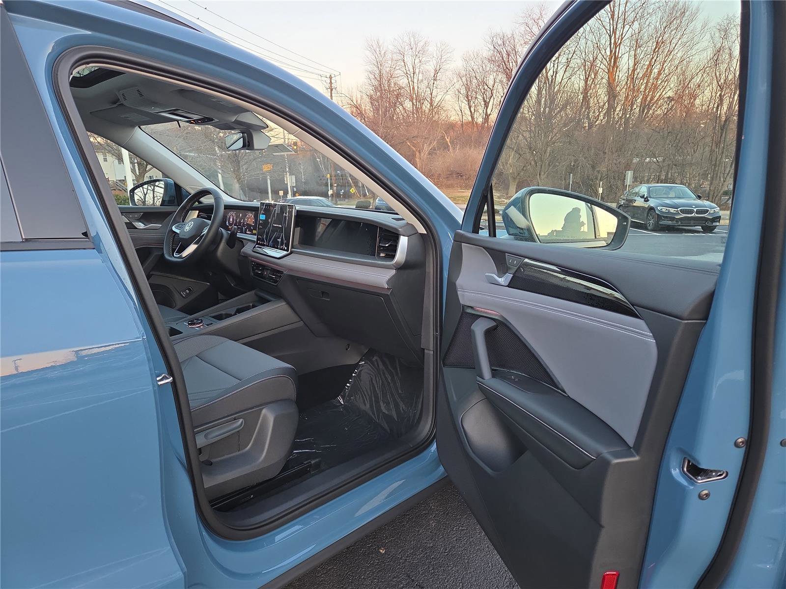 New 2026 Volkswagen Tiguan SE image 25