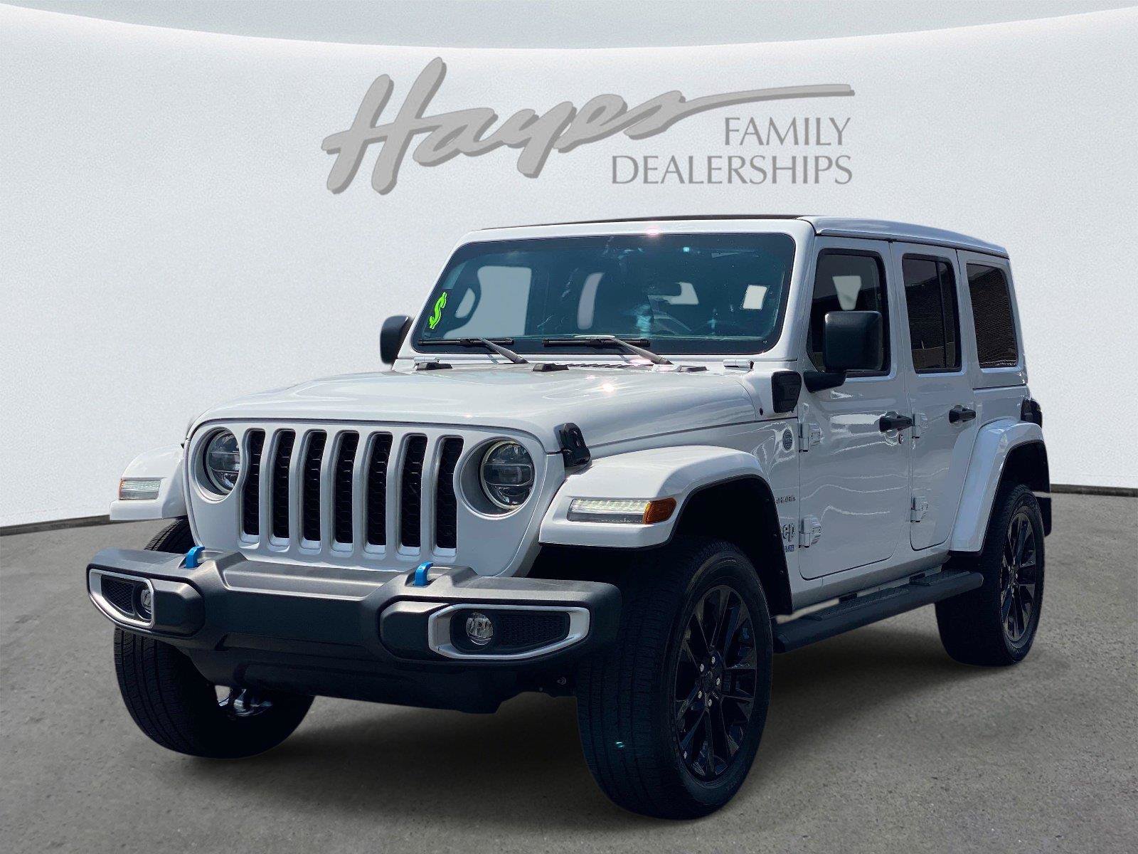 Used 2022 Jeep Wrangler Unlimited Sahara w/ Safety Group AWD/4WD image 9