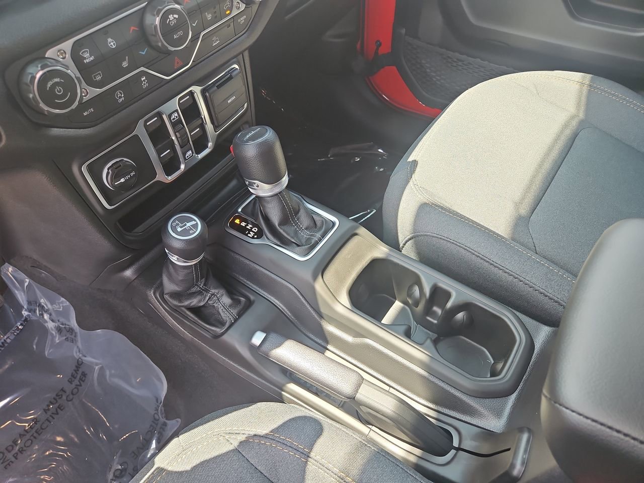 New 2025 Jeep Gladiator Sport image 30