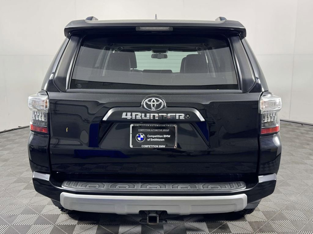Used 2018 Toyota 4Runner TRD Off-Road Premium AWD/4WD image 9
