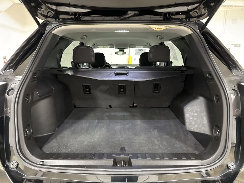 Used 2022 Chevrolet Equinox LS FWD image 23