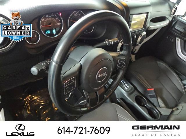 Used 2017 Jeep Wrangler Unlimited Sahara w/ Dual Top Group AWD/4WD image 17