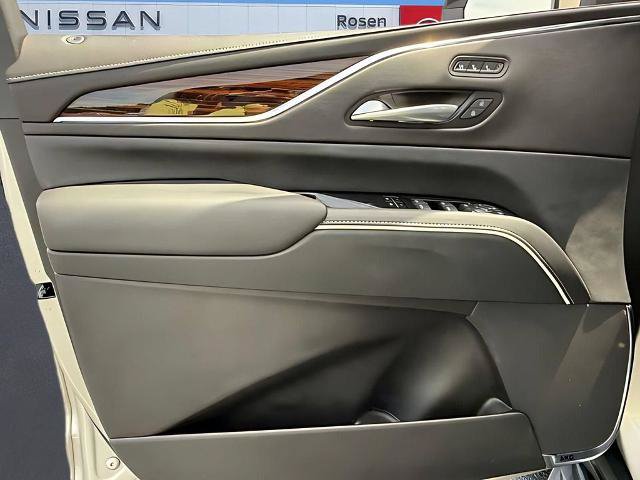 Used 2022 Cadillac Escalade Premium Luxury AWD/4WD image 13