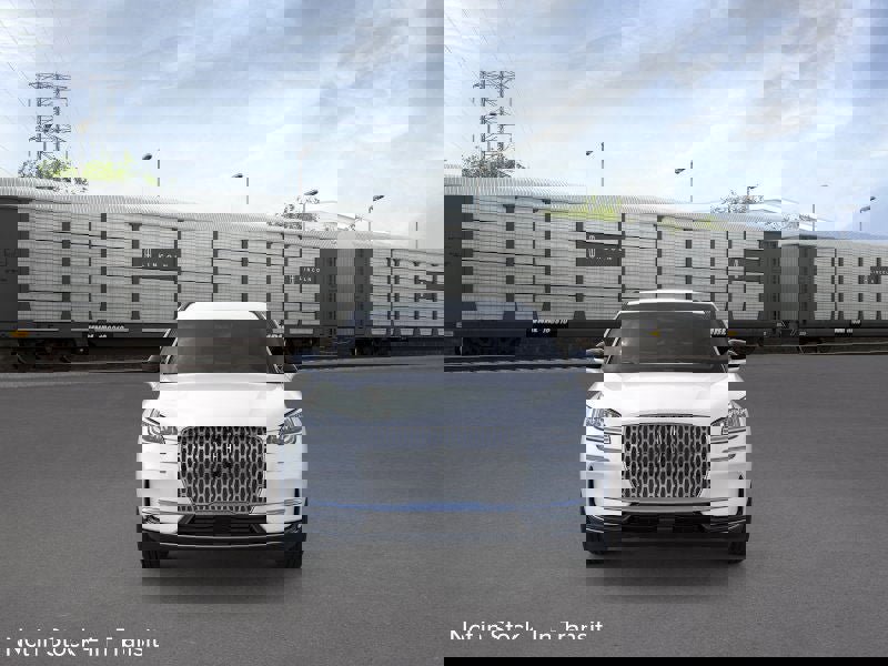 New 2026 Lincoln Corsair Premiere image 6