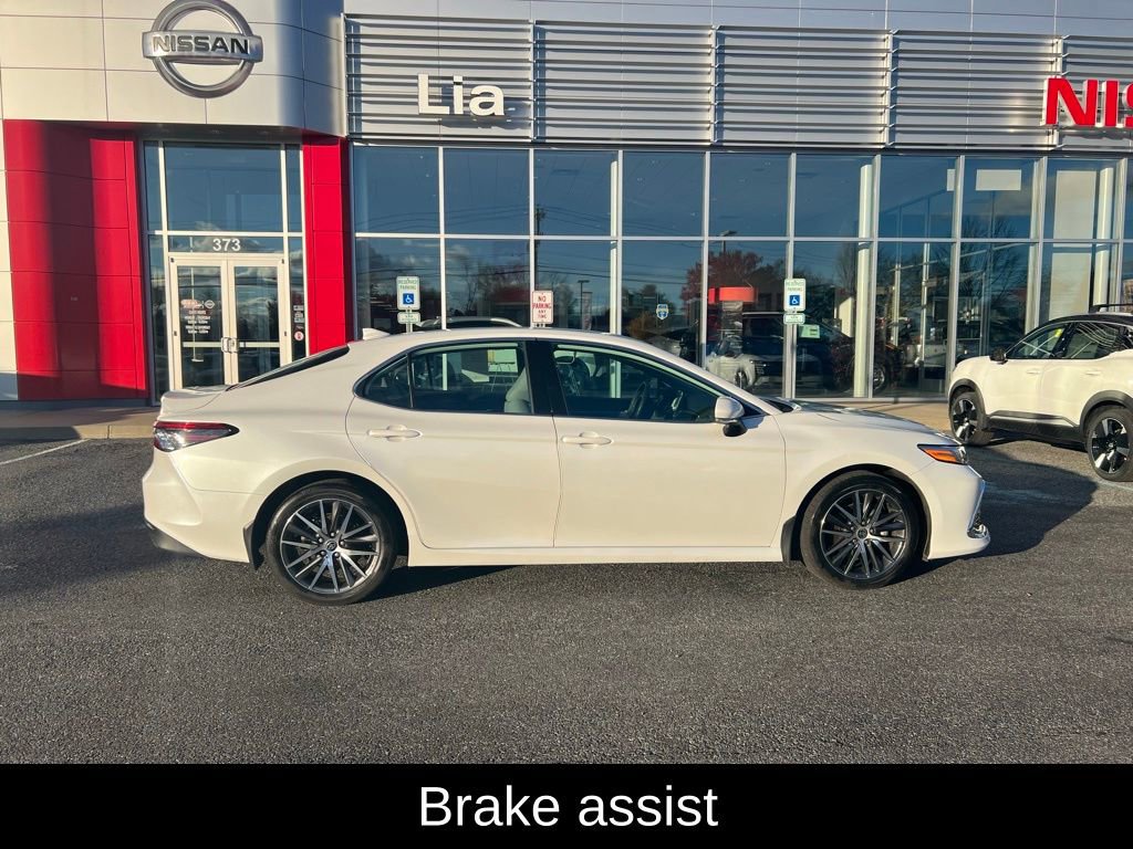 Used 2024 Toyota Camry XLE w/ Cold Weather Package image 9