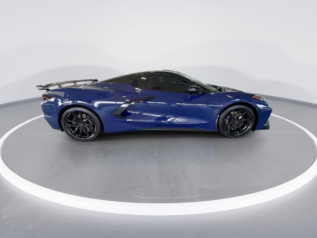 Used 2025 Chevrolet Corvette Stingray Premium Conv w/ Z51 Performance Package RWD image 9