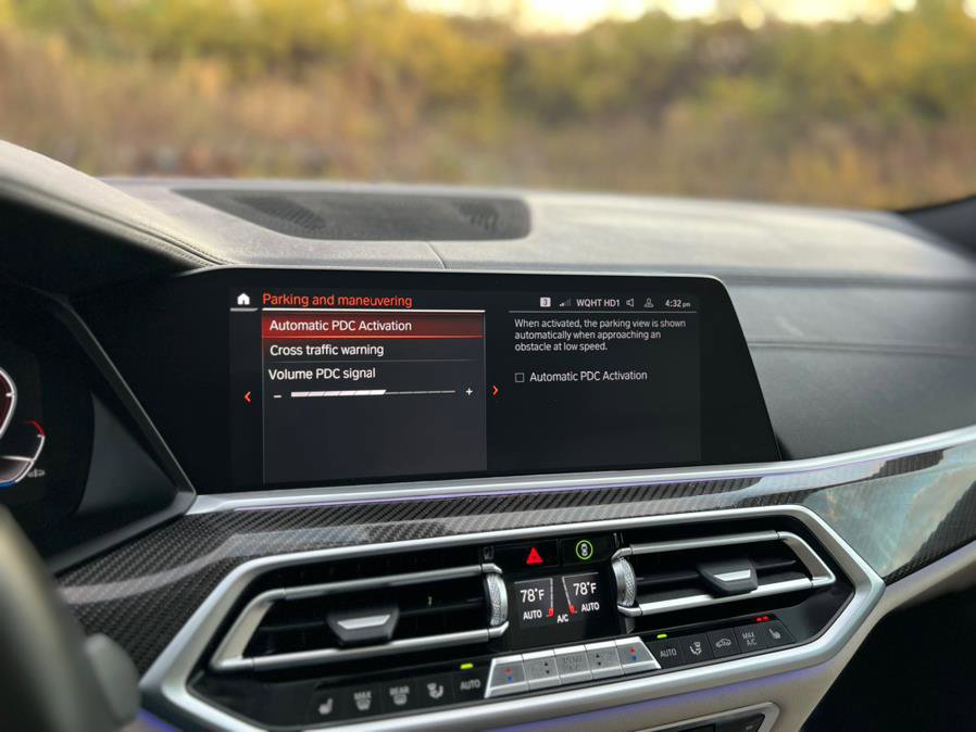 Used 2020 BMW X6 M50i w/ Premium Package image 28