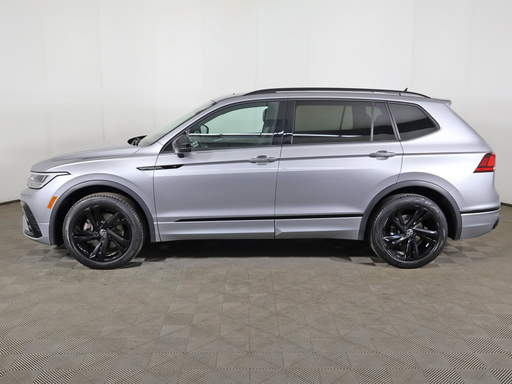 Used 2024 Volkswagen Tiguan SE R-Line AWD/4WD image 18