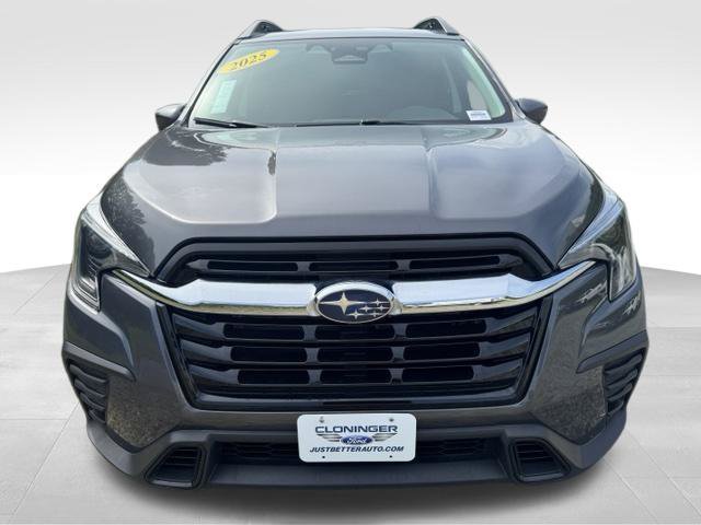Used 2025 Subaru Ascent Premium AWD/4WD image 2