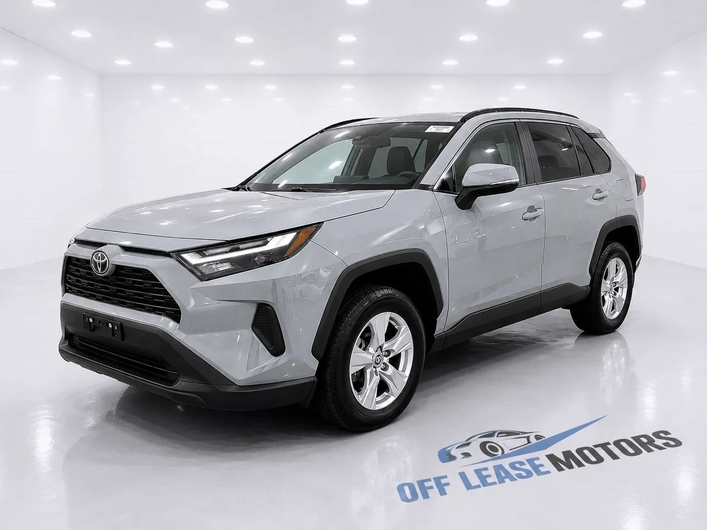 Used 2023 Toyota RAV4 XLE AWD/4WD image 1
