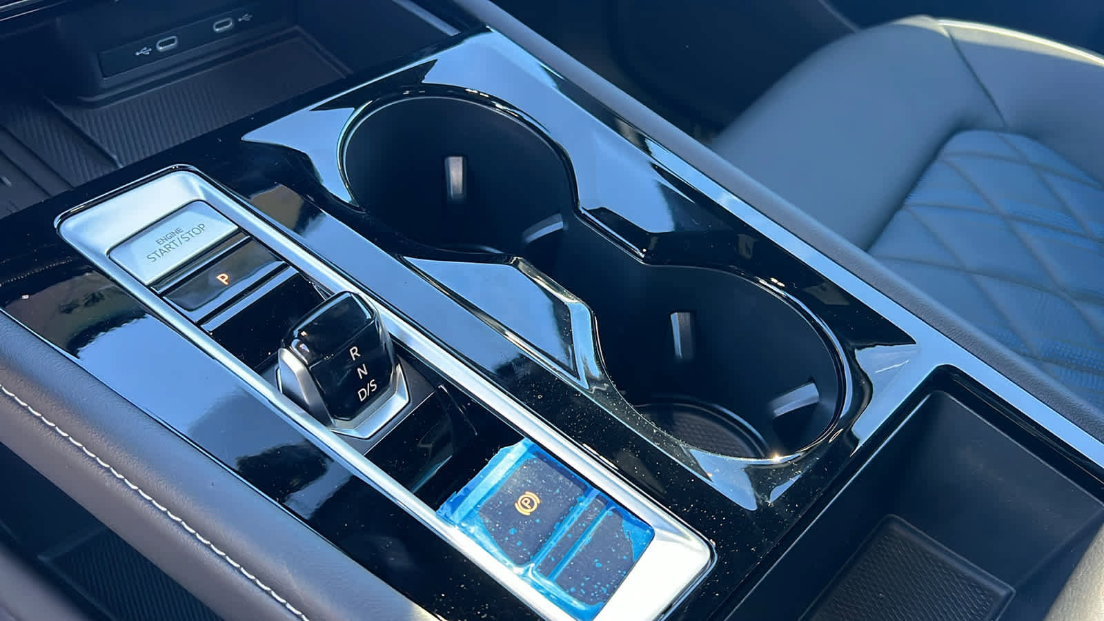 New 2026 Volkswagen Atlas Cross Sport SEL Premium R-Line image 13