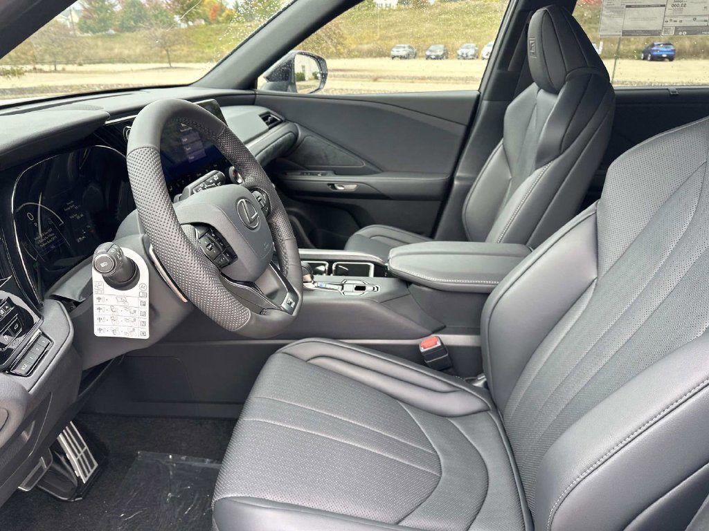 New 2026 Lexus TX 500h AWD w/ Technology Package image 11