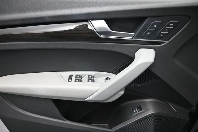 Used 2018 Audi Q5 2.0T Premium Plus w/ Premium Plus Package AWD/4WD image 16