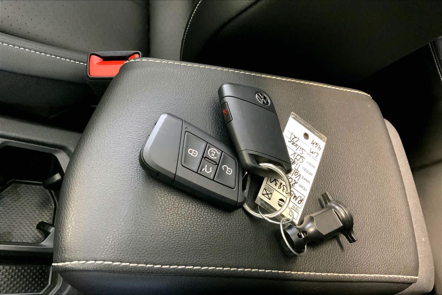Used 2024 Volkswagen Tiguan SE R-Line AWD/4WD image 14