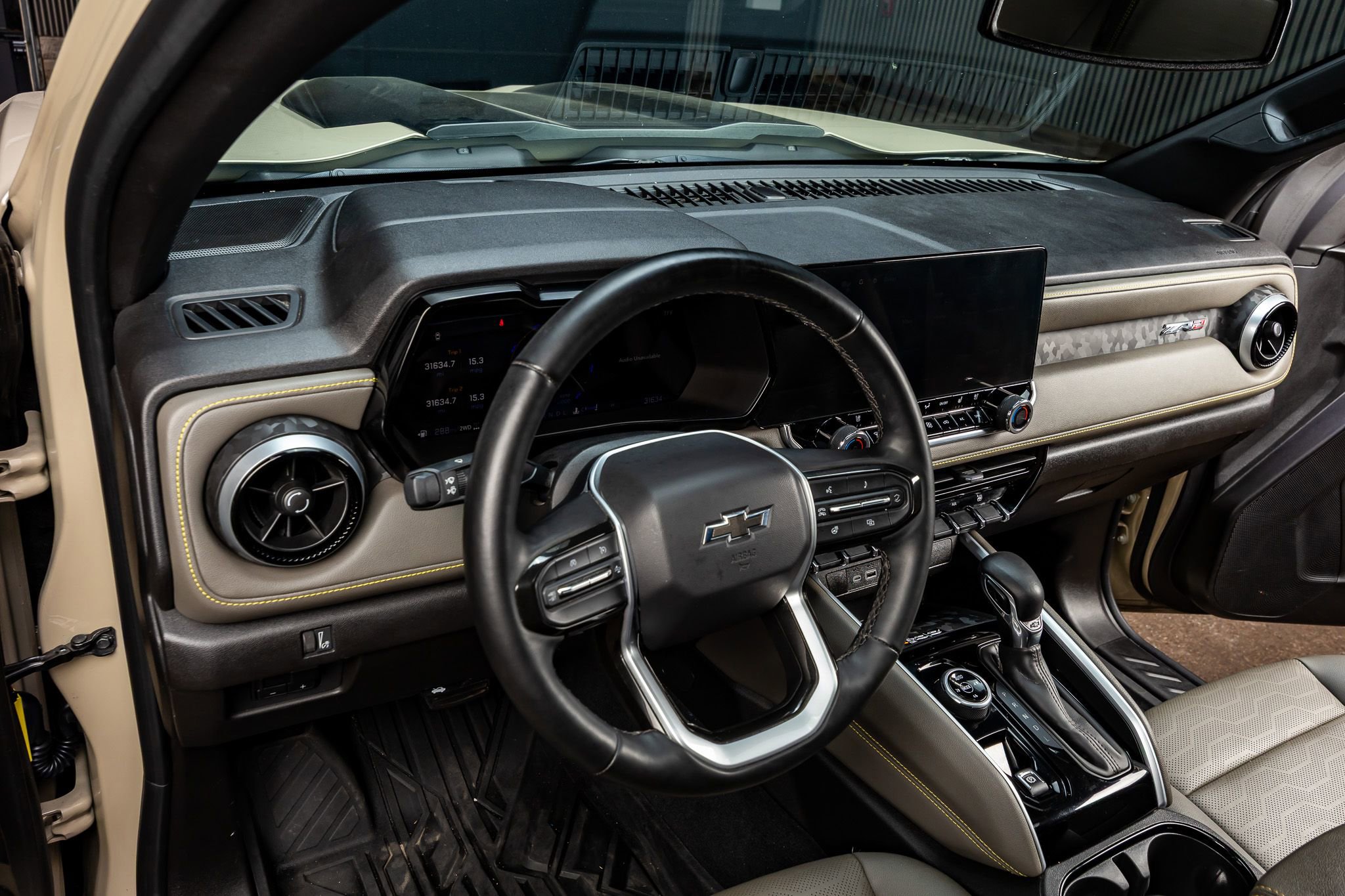 Used 2023 Chevrolet Colorado ZR2 w/ ZR2 Convenience Package III image 17