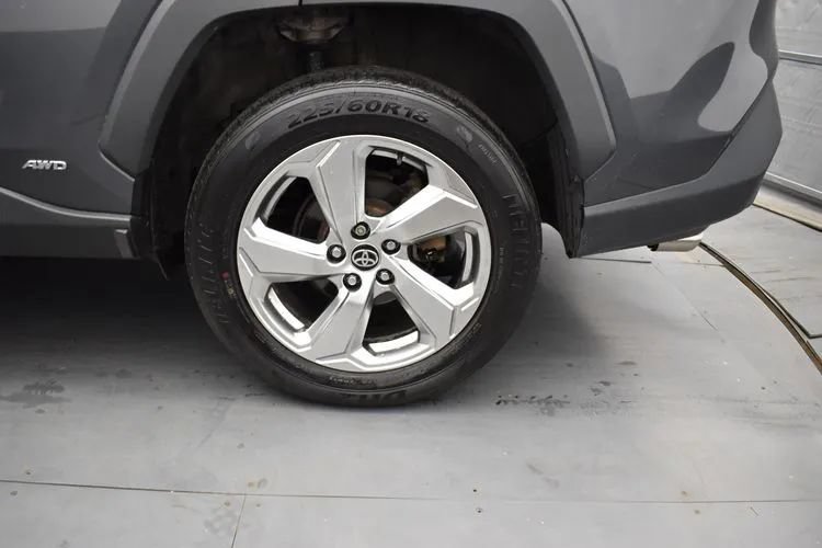 Used 2021 Toyota RAV4 Limited w/ Limited Grade Weather Package AWD/4WD image 37
