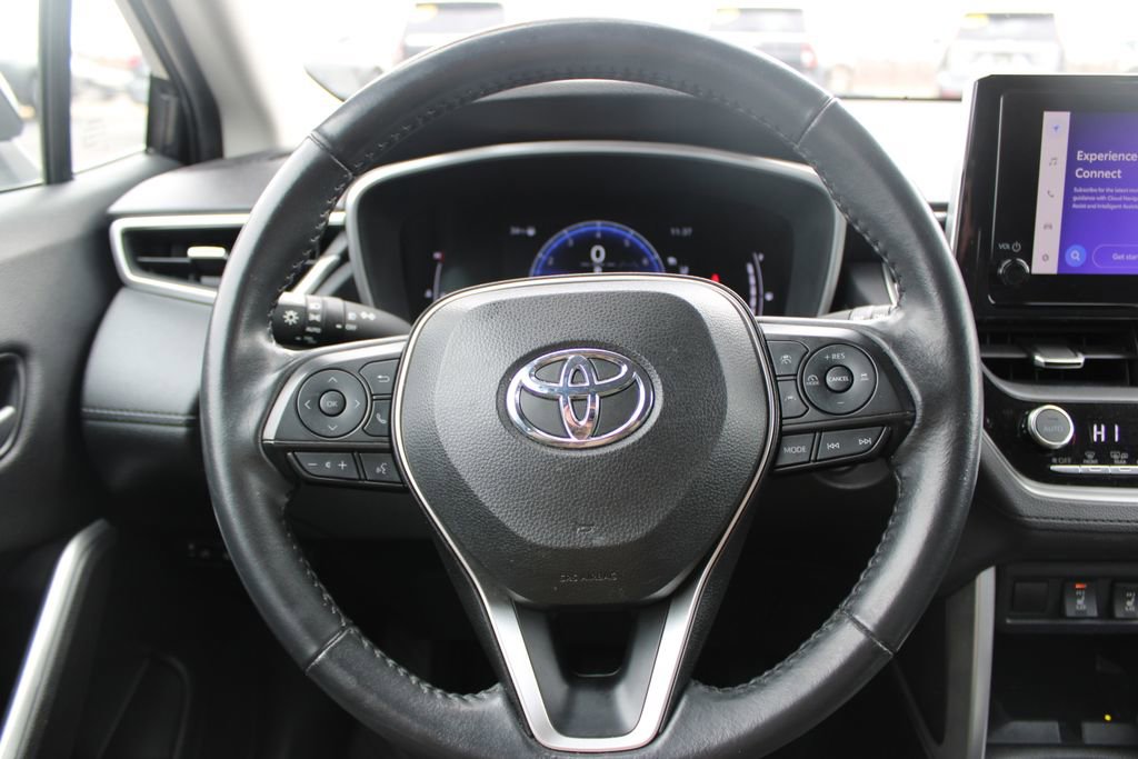 Used 2024 Toyota Corolla Cross XLE image 33