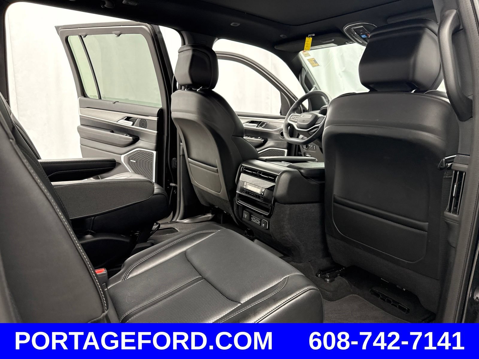 Used 2024 Jeep Wagoneer Series II w/ Convenience Group I AWD/4WD image 41