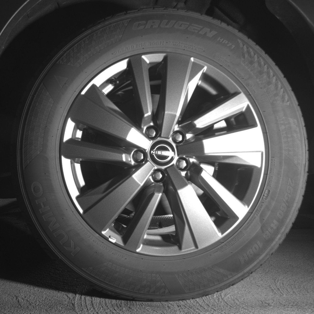 Used 2025 Nissan Pathfinder SV FWD image 14