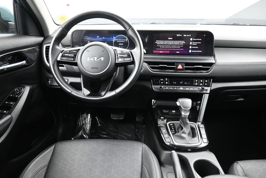 Certified 2025 Kia Seltos EX w/ EX Sunroof Package AWD/4WD image 20