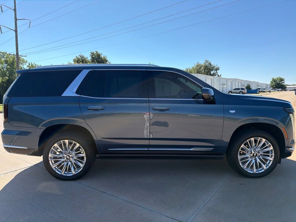 Certified 2026 Cadillac Escalade Luxury AWD/4WD image 14