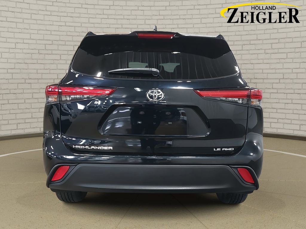 Used 2023 Toyota Highlander LE AWD/4WD image 6
