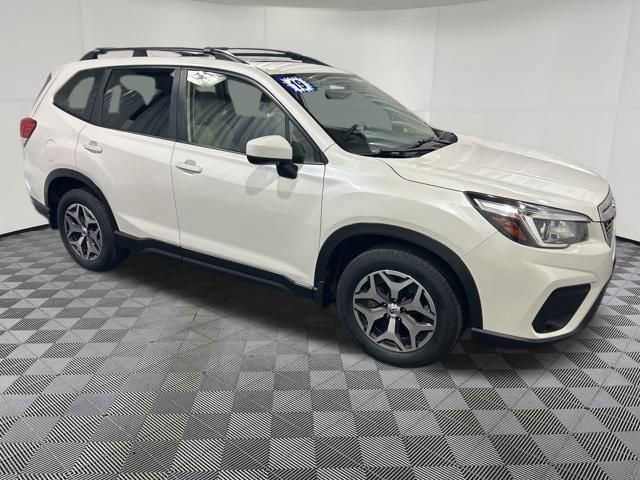 Used 2019 Subaru Forester Premium image 2