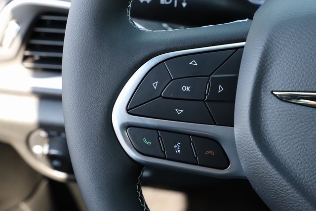 New 2026 Chrysler Pacifica Select image 25