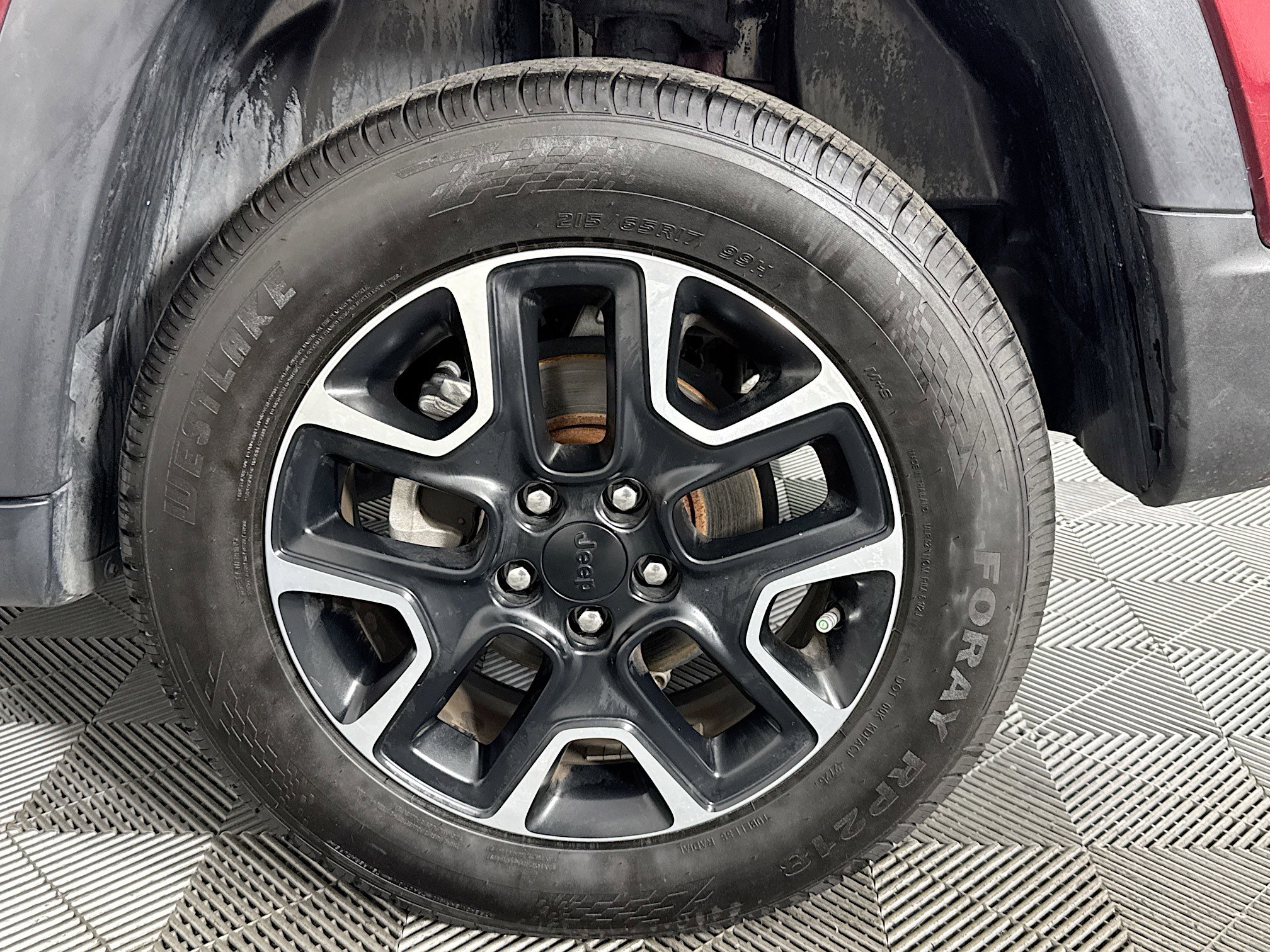 Used 2021 Jeep Compass Trailhawk AWD/4WD image 36