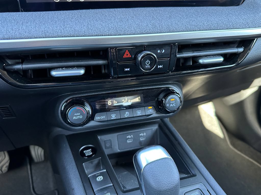 Used 2026 Nissan Kicks SV FWD image 30