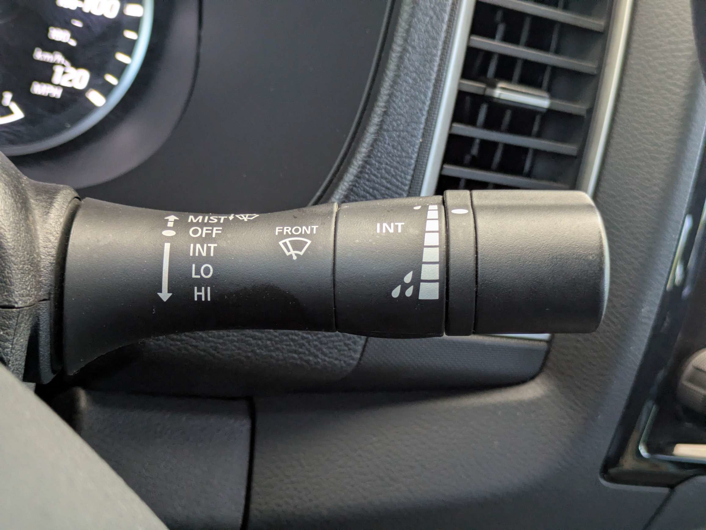 Used 2024 Nissan Frontier SV RWD image 17
