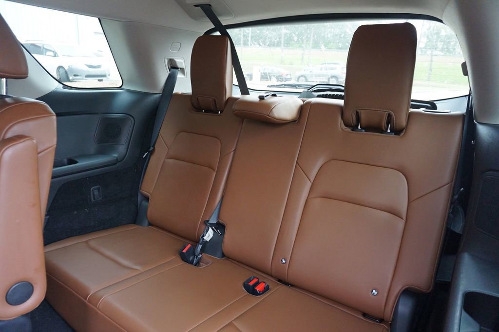 Used 2023 Nissan Pathfinder Platinum image 17