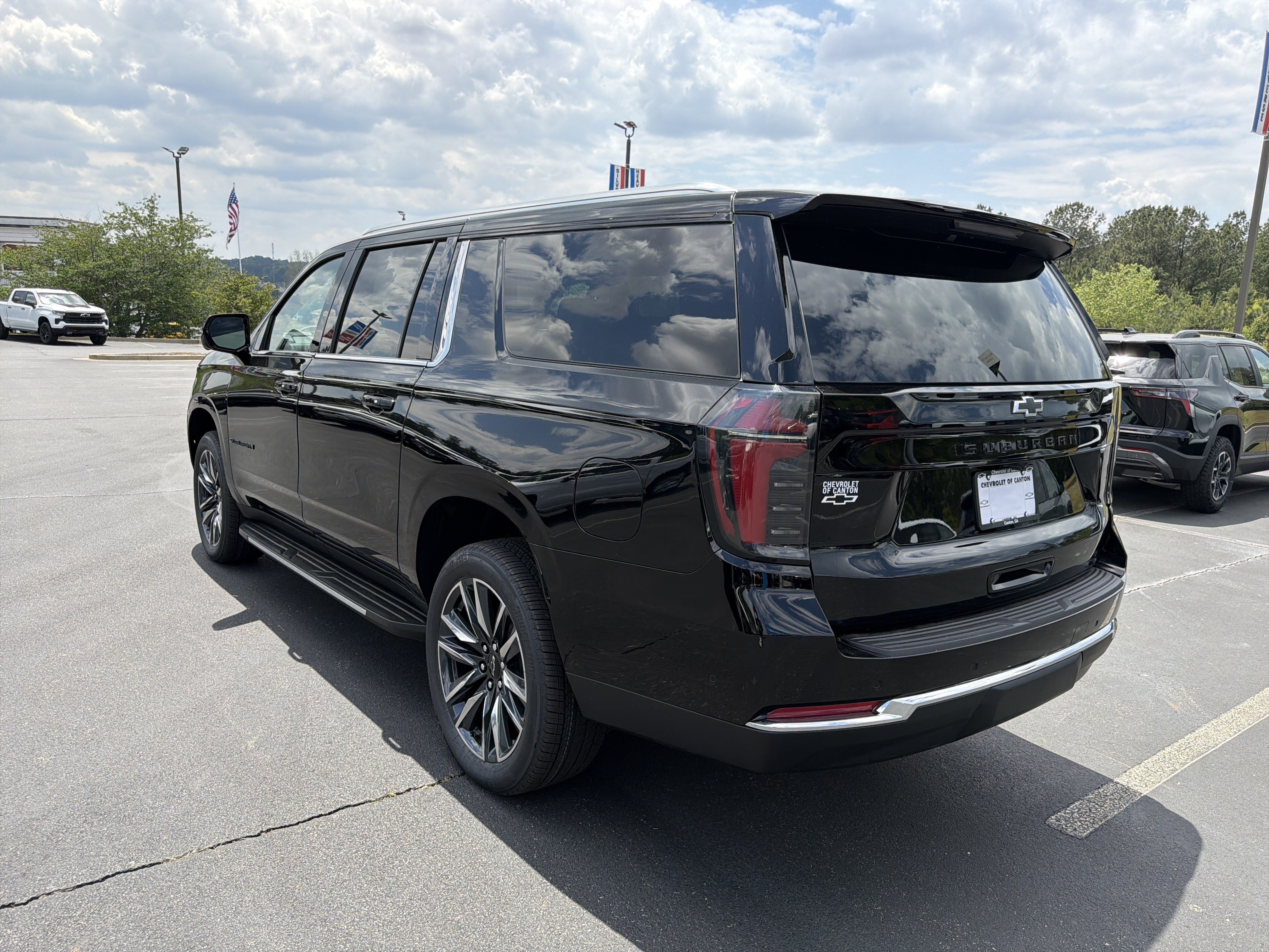 New 2026 Chevrolet Suburban LS RWD image 7