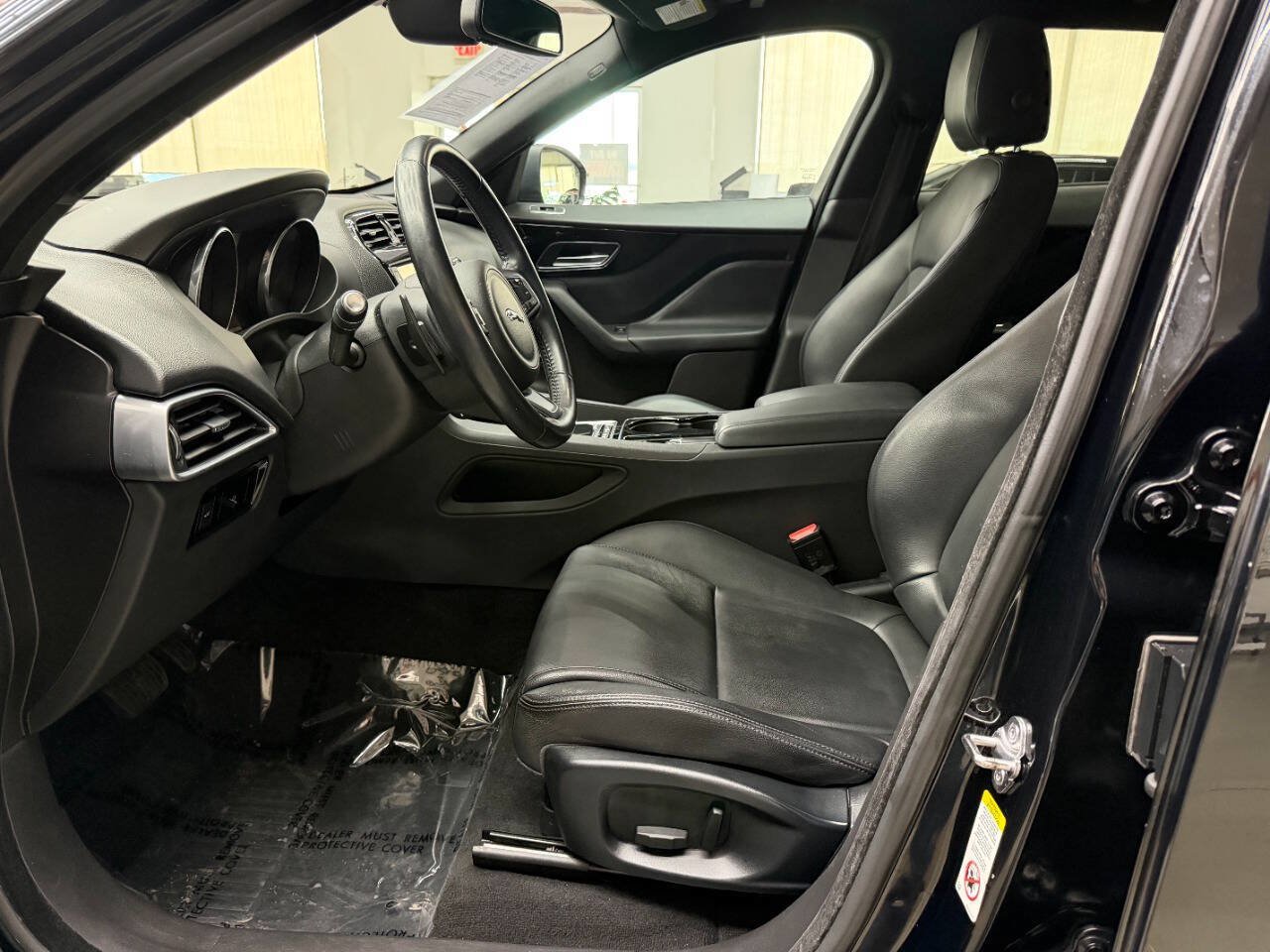 Used 2017 Jaguar F-PACE Premium AWD/4WD image 11