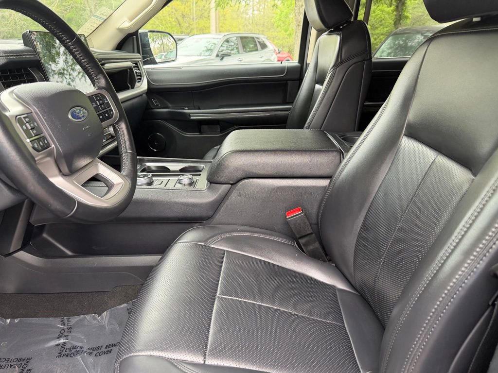Used 2024 Ford Expedition XLT image 21