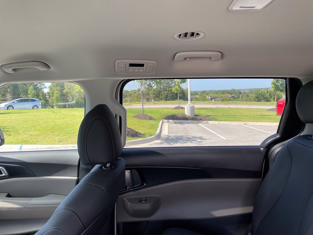 New 2027 Kia Carnival FWD image 21