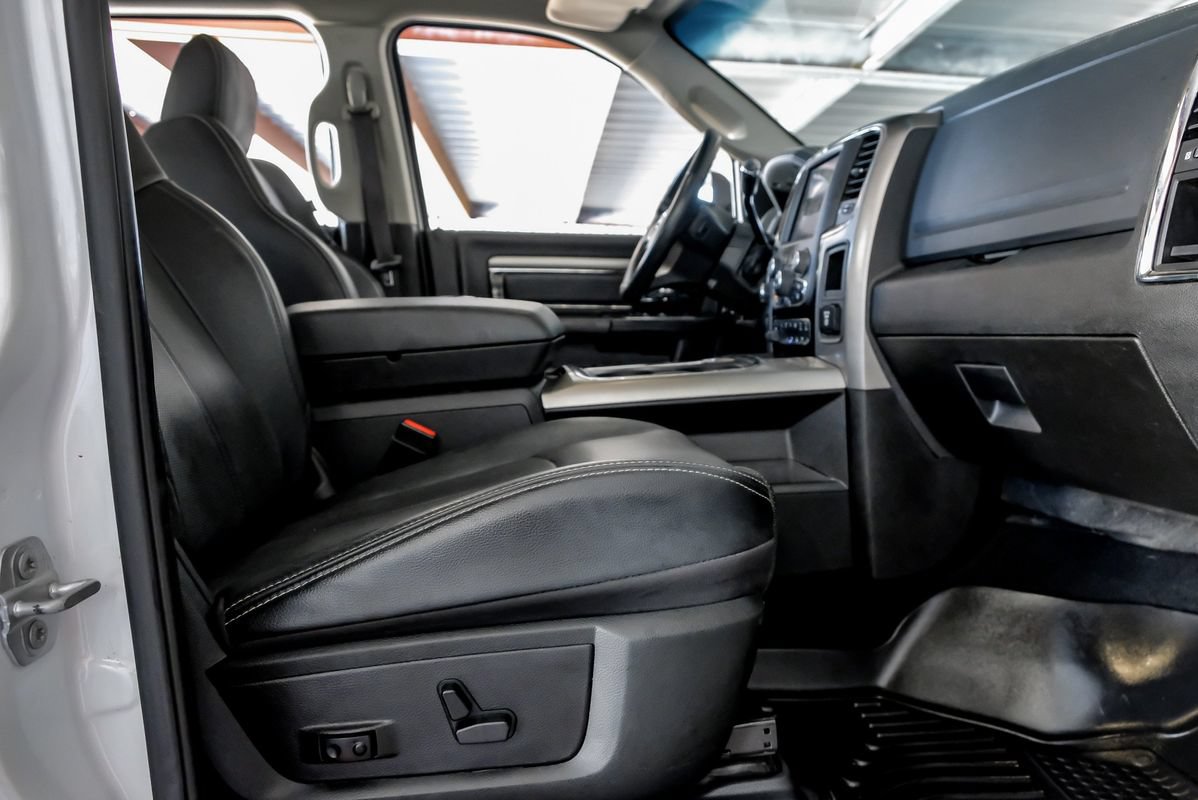 Used 2018 RAM 2500 Laramie w/ Sport Appearance Group AWD/4WD image 32